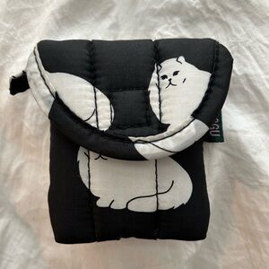 Baggy Fluffy Cat Earbud Case